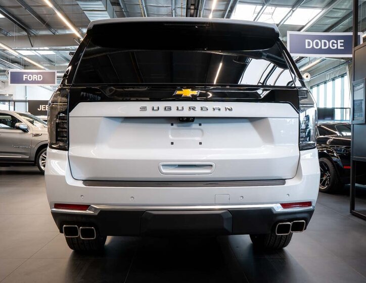 Chevrolet Suburban SUV 6,2 l 313 kw