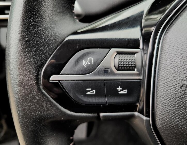 Peugeot 3008 SUV 1,5 l 96 kw