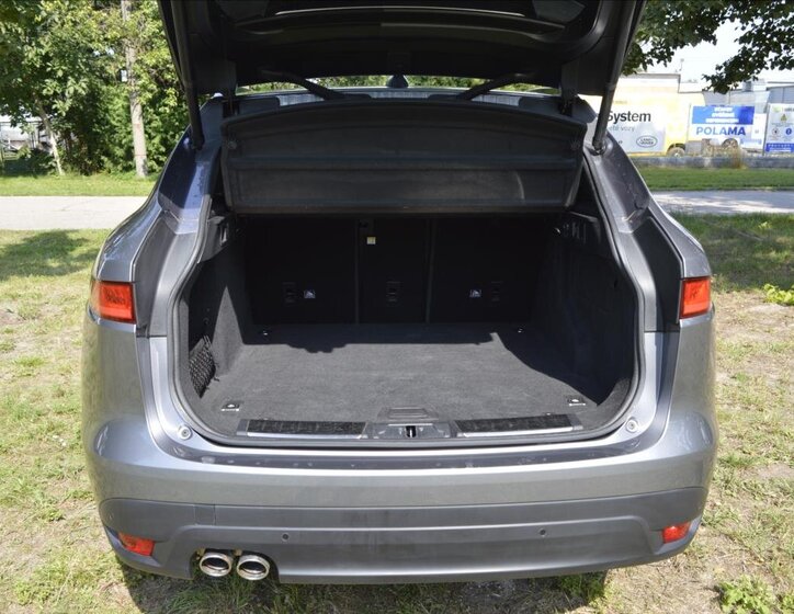 Jaguar F-Pace SUV 2,0 l 132 kw