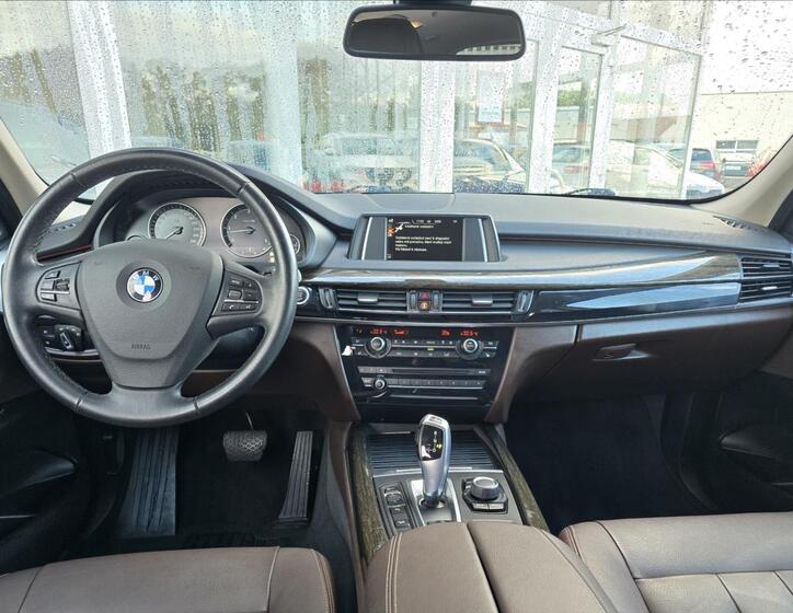 BMW X5 8