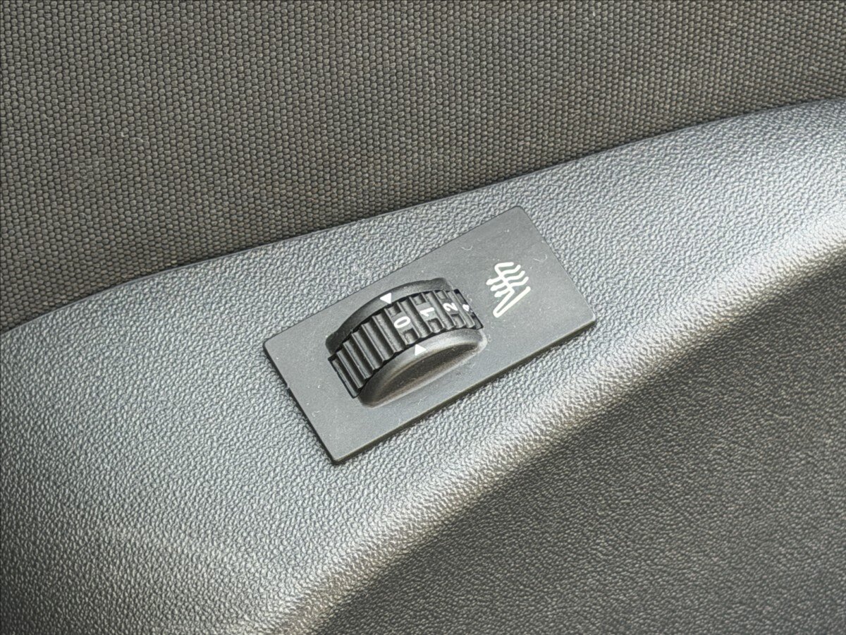 Peugeot 2008 SUV / Terénní 1,2 l 61 kw