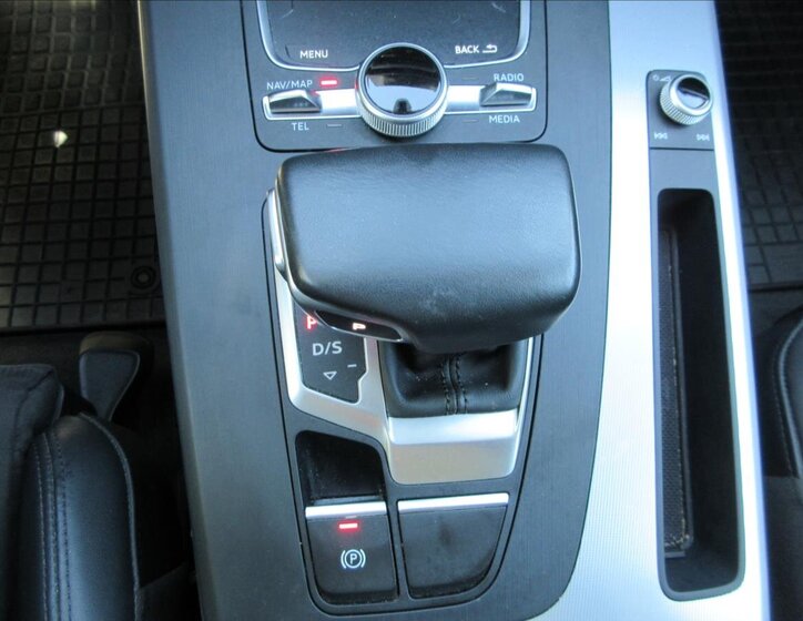 Audi Q5 SUV / Terénní 2,0 l 140 kw