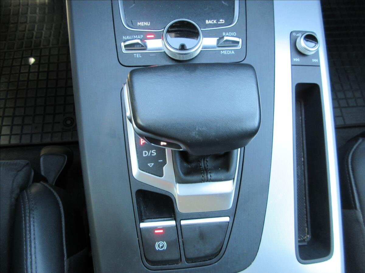 Audi Q5 SUV / Terénní 2,0 l 140 kw