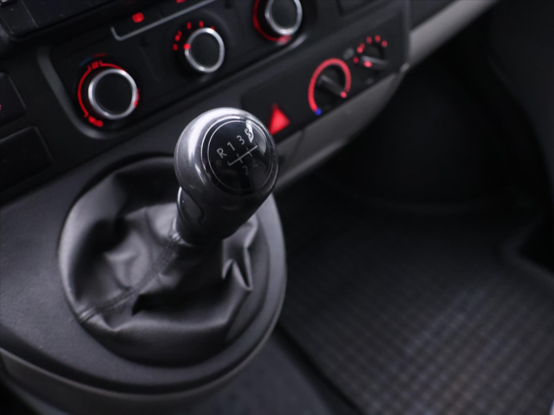 Volkswagen Transporter Kombi 2,0 l 75 kw