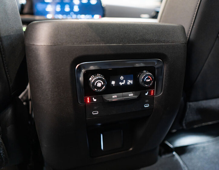 Chevrolet Tahoe SUV 6,2 l 313 kw