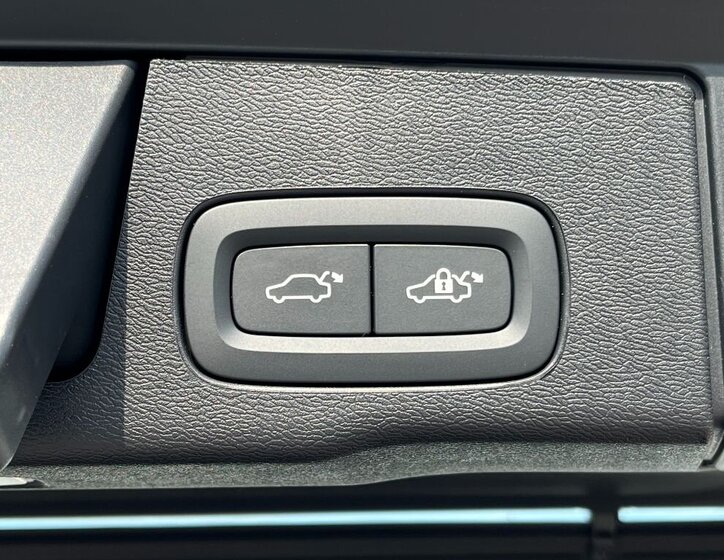 Volvo XC60 SUV / Terénní 2,0 l 184 kw