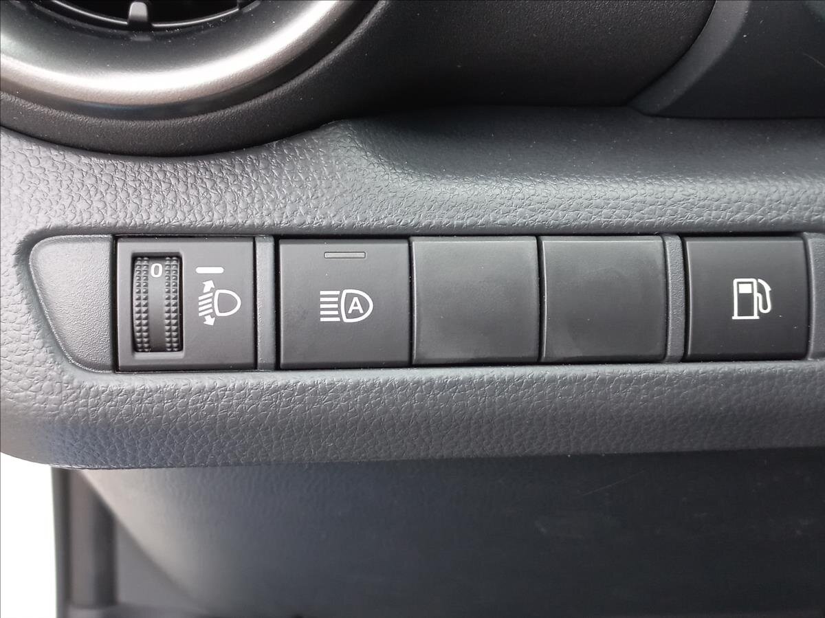 Toyota C-HR CUV 1,8 l 0