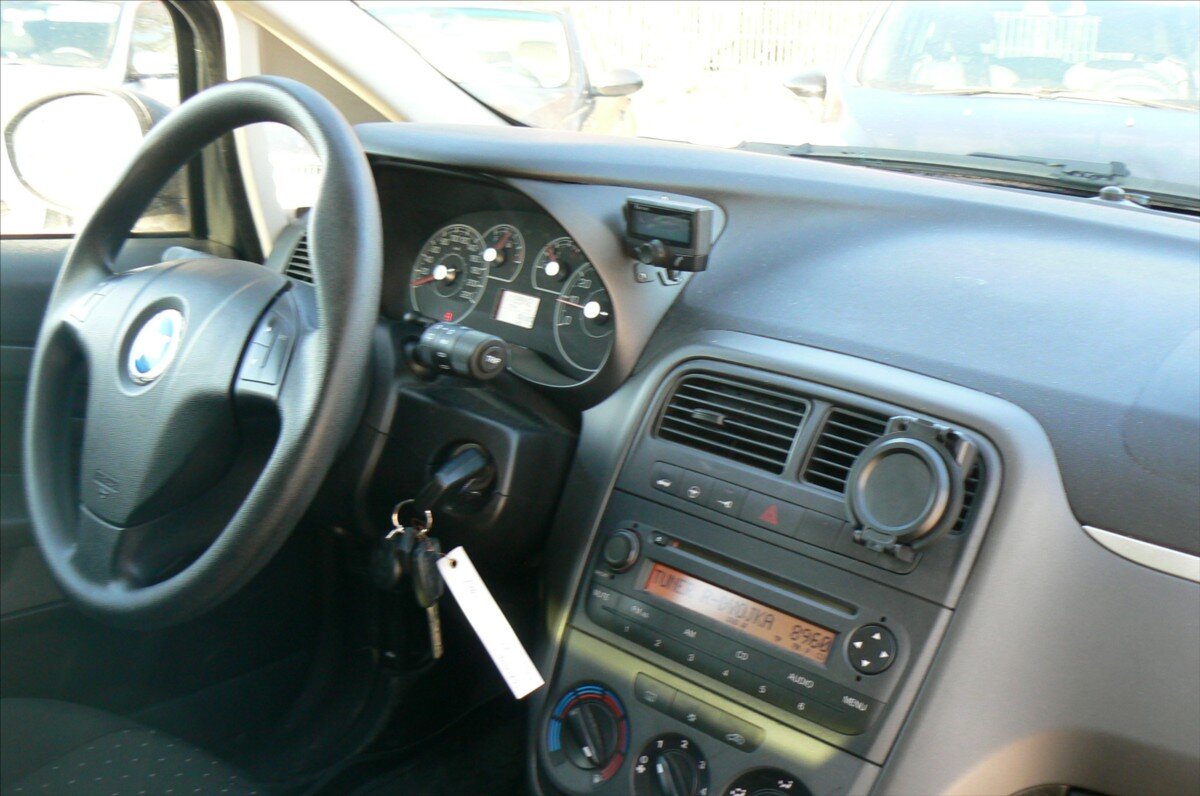 Fiat Punto Hatchback 1,4 l 57 kw