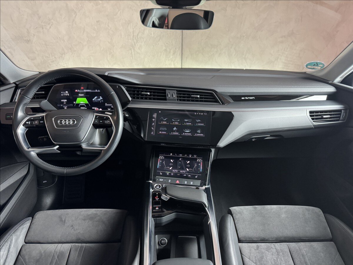 Audi e-tron SUV / Terénní 0,0 300 kw