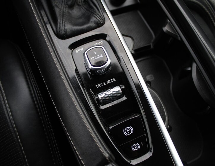 Volvo XC90 SUV 2,0 l 177 kw