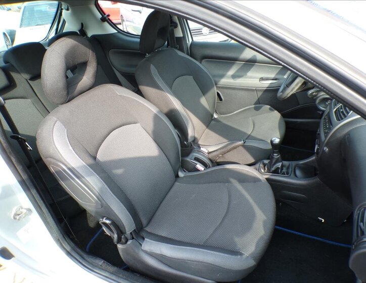 Peugeot 206 Hatchback 1,4 l 55 kw