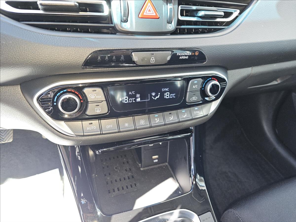 Hyundai i30 Liftback 998,0 73 kw