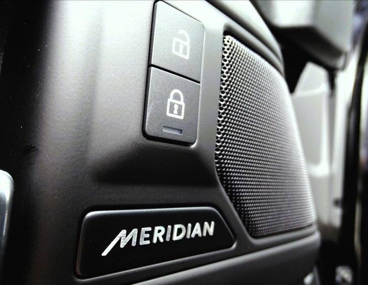 Land Rover Defender SUV / Terénní 5,0 l 313 kw