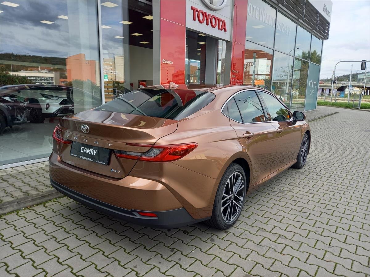 Toyota Camry Sedan / Limuzína 2,5 l 169 kw