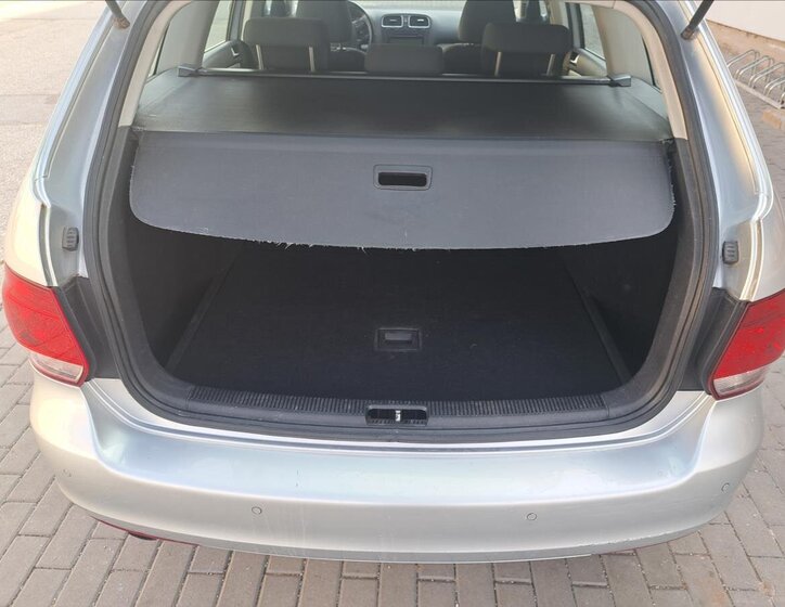 Volkswagen Golf Kombi 1,6 l 77 kw