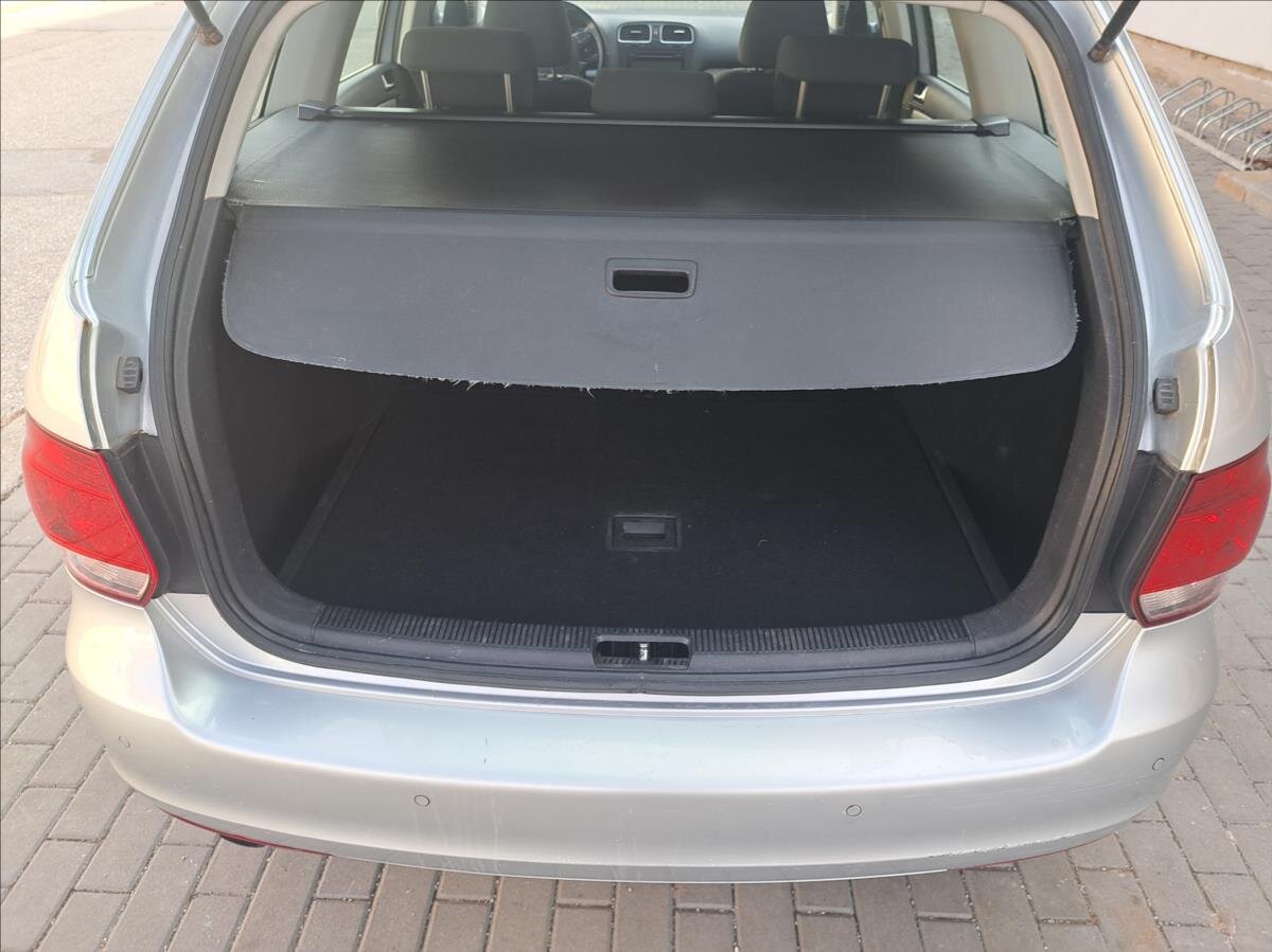 Volkswagen Golf Kombi 1,6 l 77 kw