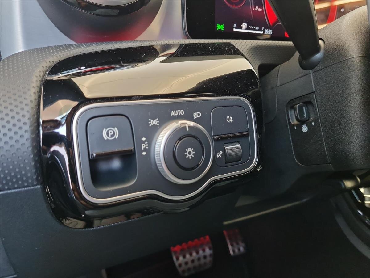 Mercedes-Benz CLA Kombi 1,3 l 120 kw