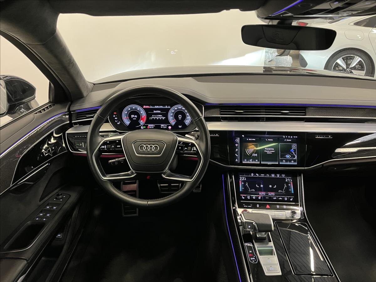 Audi S8