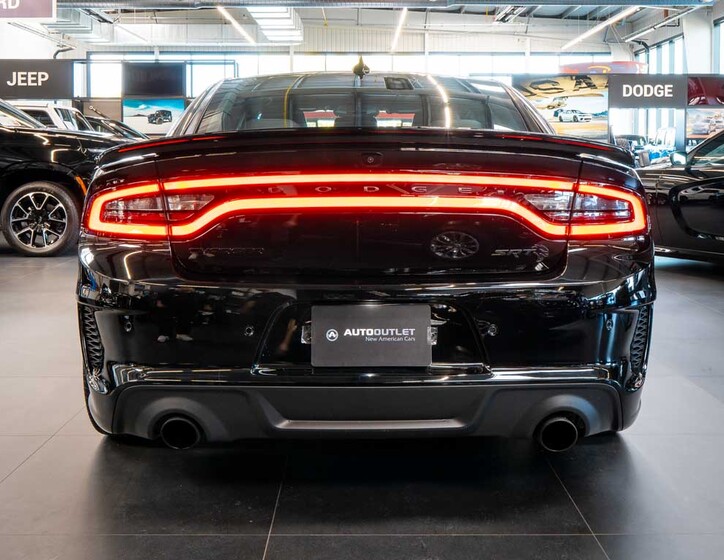 Dodge Charger 4