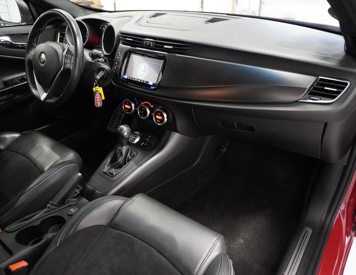 Alfa Romeo Giulietta Hatchback 0,0 177 kw