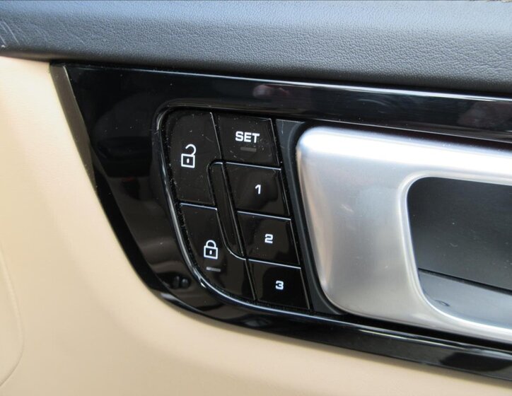 Porsche Cayenne Kombi 2,9 l 324 kw