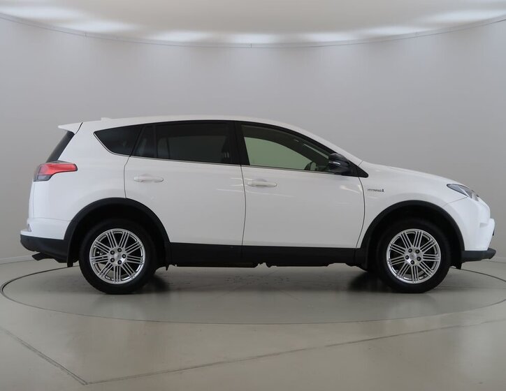 Toyota RAV4 SUV / Terénní 2,5 l 114 kw
