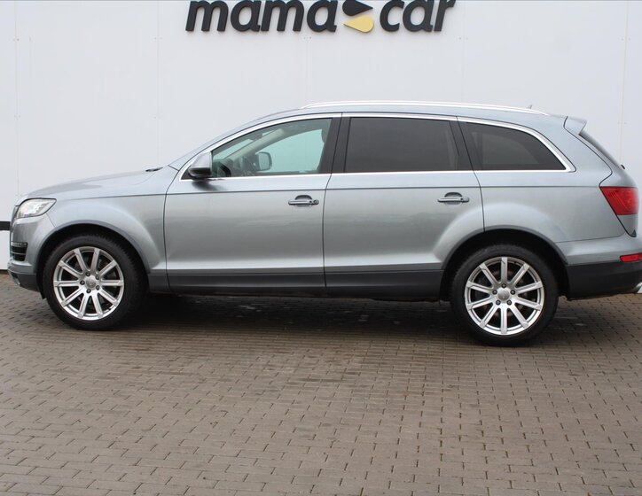 Audi Q7 4