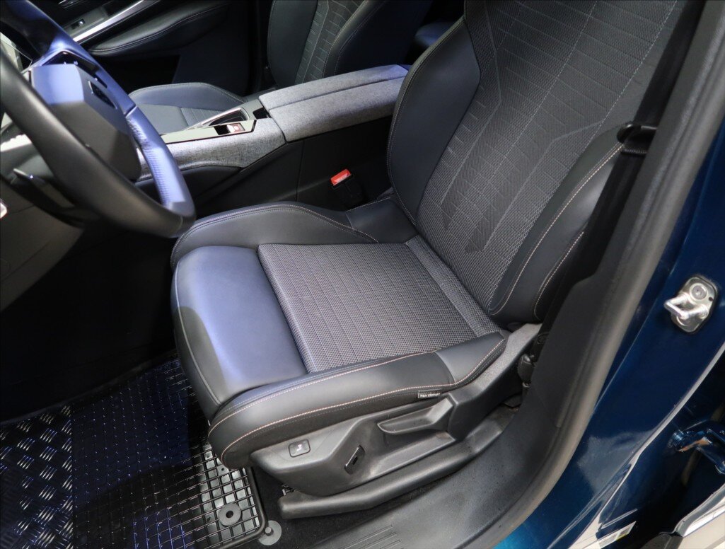 Peugeot 3008 SUV 1,2 l 100 kw