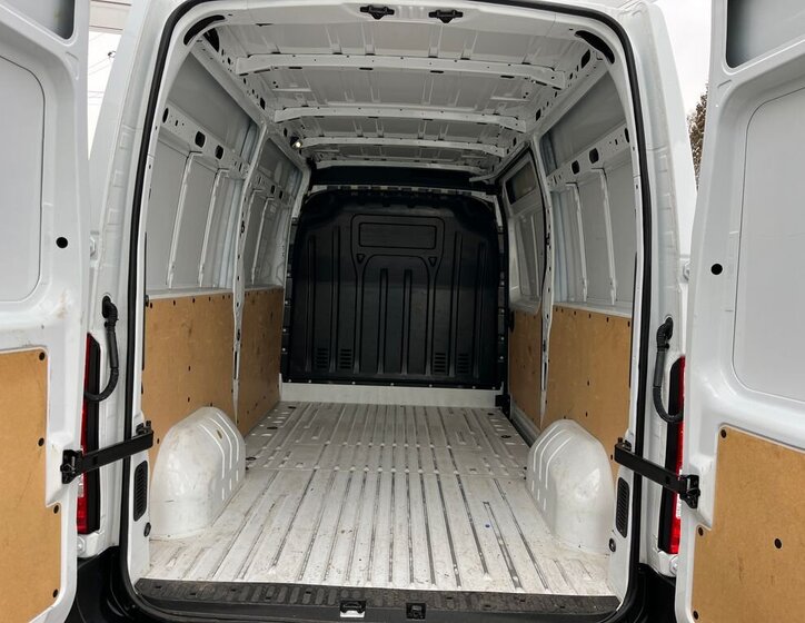 Nissan Interstar Skříň 2,3 l 100 kw