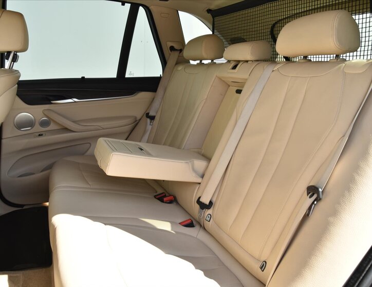 BMW X5 SUV / Terénní 3,0 l 230 kw