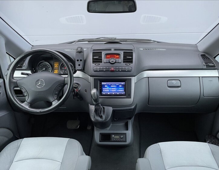 Mercedes-Benz Viano 9