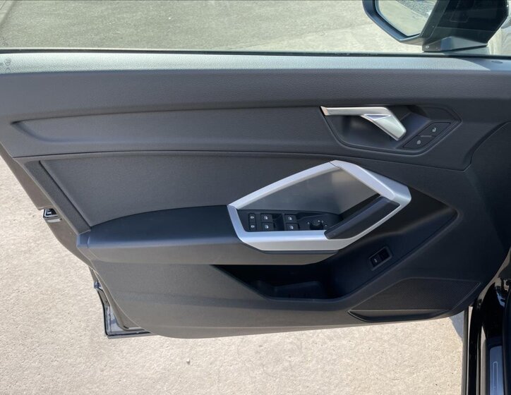 Audi Q3 SUV / Terénní 1,5 l 110 kw