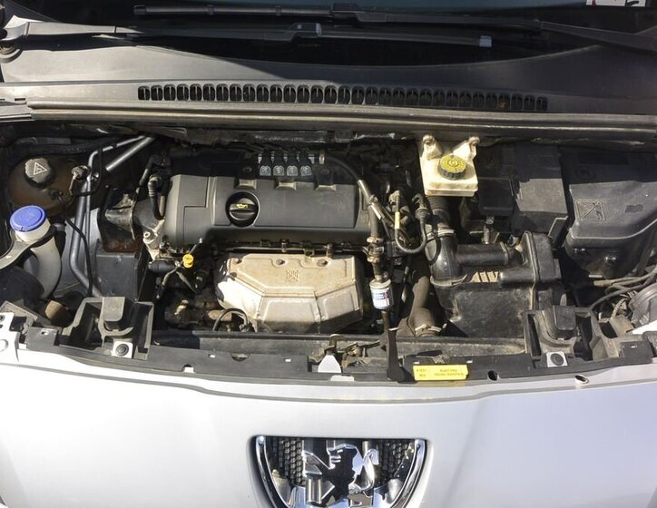 Peugeot 5008 MPV 1,6 l 88 kw