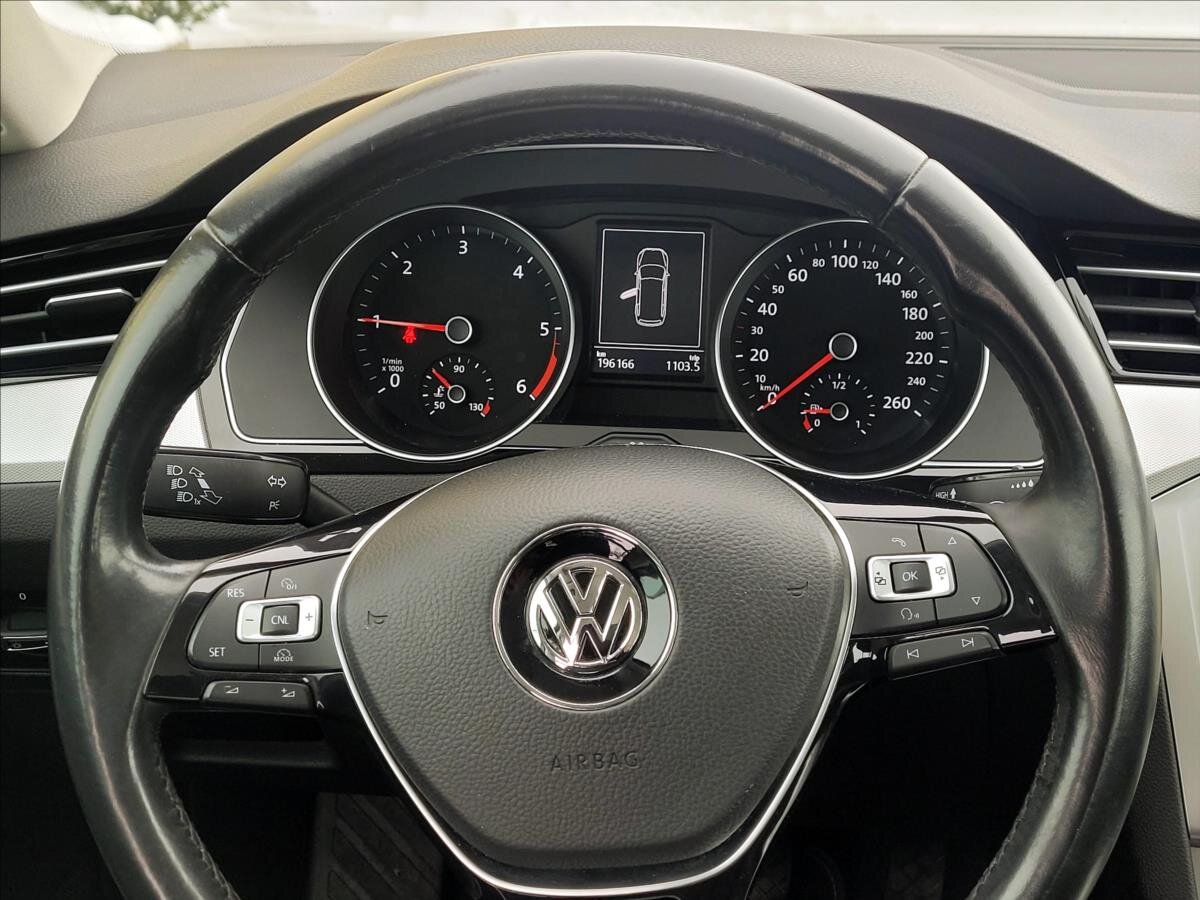 Volkswagen Passat Kombi 1,6 l 88 kw