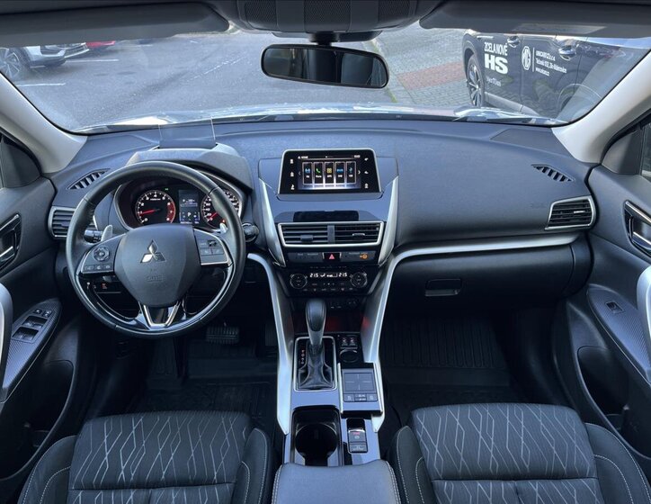 Mitsubishi Eclipse Cross 10