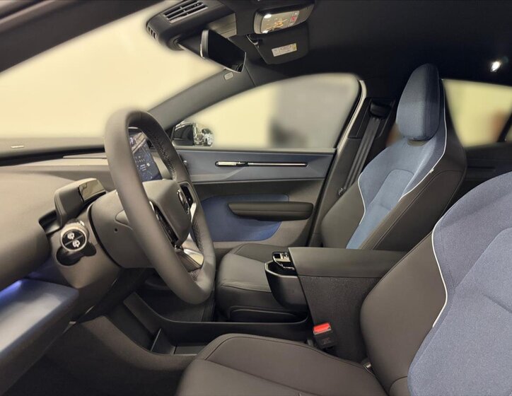 Volvo EX30 SUV 0,0 200 kw