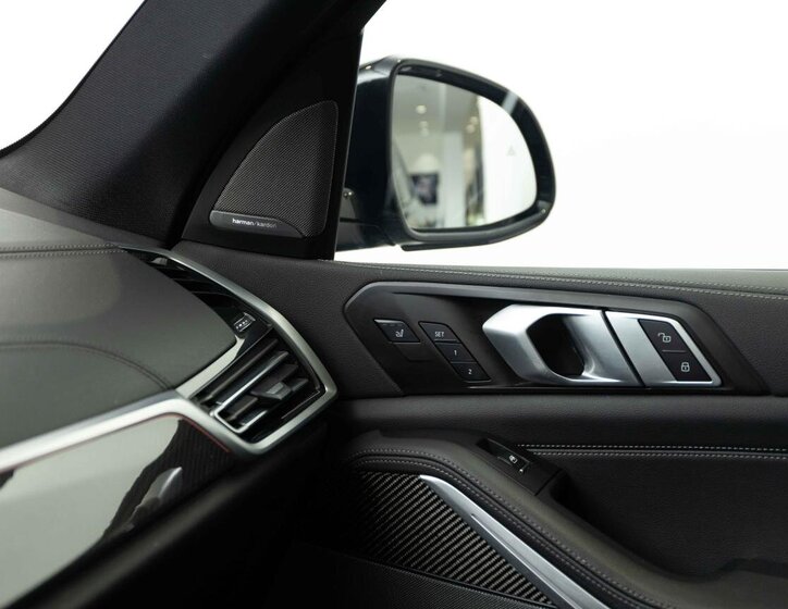 BMW X5 SUV / Terénní 4,4 l 390 kw