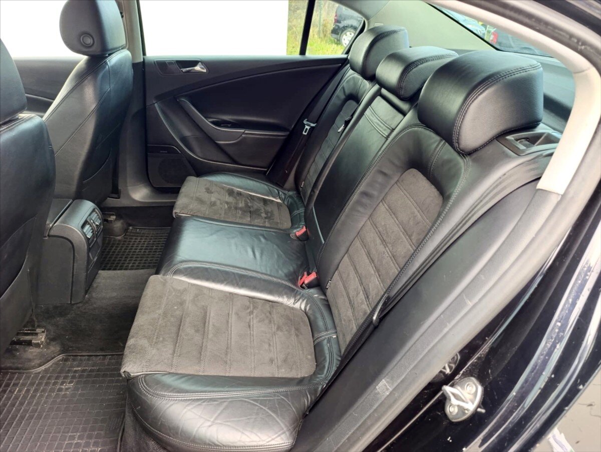 Volkswagen Passat Sedan / Limuzína 2,0 l 103 kw