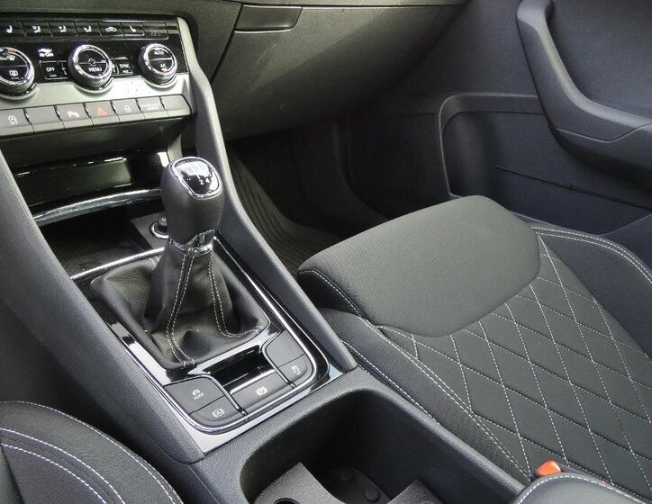 Škoda Karoq SUV / Terénní 1,5 l 110 kw