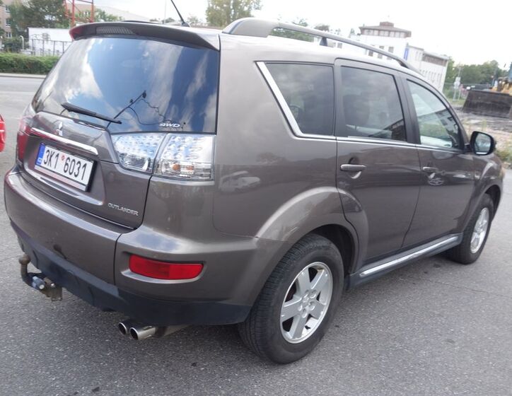 Mitsubishi Outlander 9