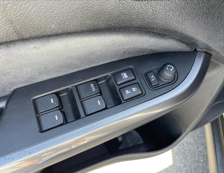 Suzuki Vitara 30