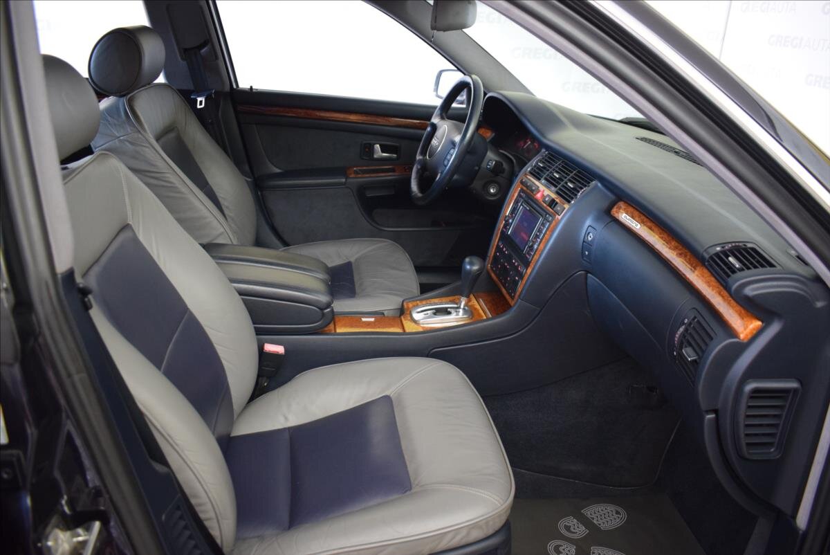 Audi S8 Sedan 4,2 l 265 kw