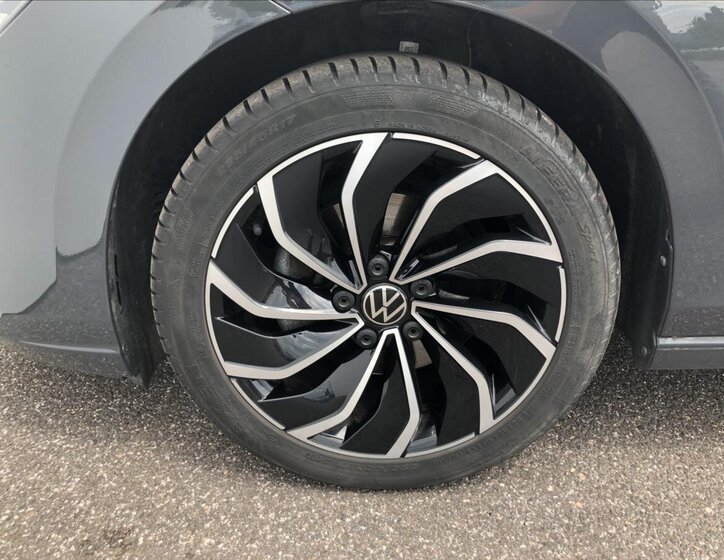 Volkswagen Golf Hatchback 1,5 l 96 kw