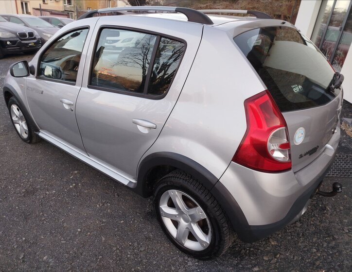 Dacia Sandero Hatchback 1,6 l 64 kw