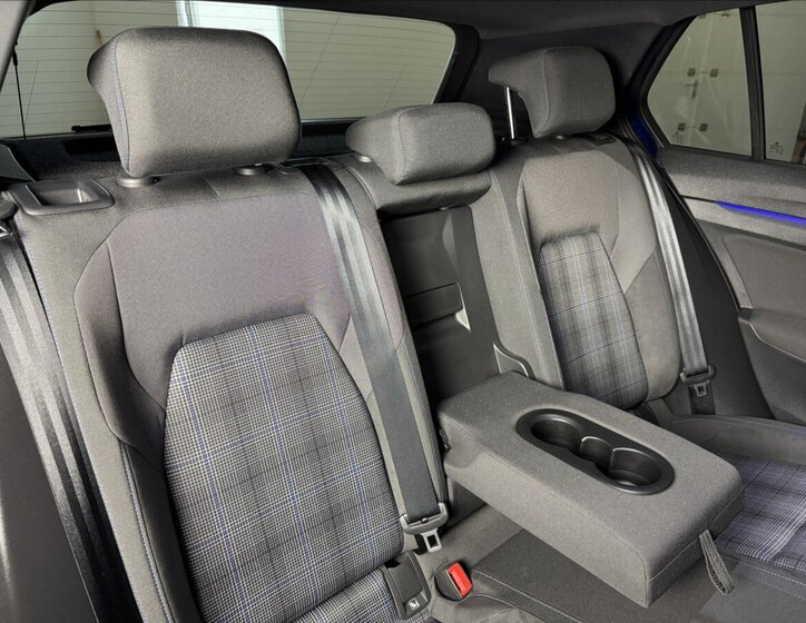 Volkswagen Golf Hatchback 1,4 l 180 kw