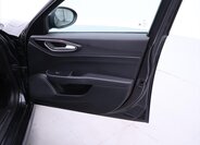 Alfa Romeo Giulia Sedan / Limuzína 2,1 l 110 kw