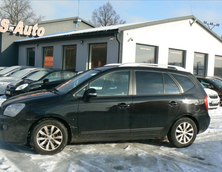 KIA Carens Hatchback 1,6 l 94 kw