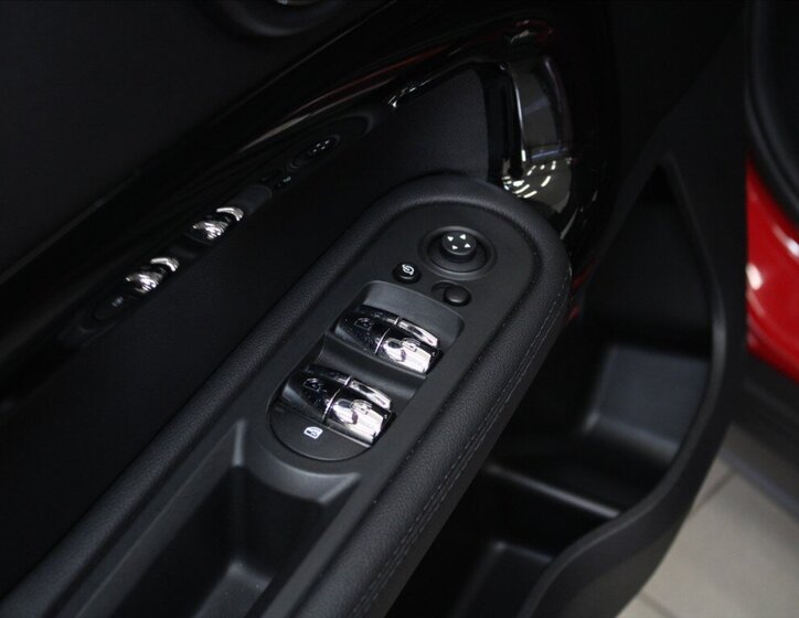 Mini Countryman SUV / Terénní 1,5 l 100 kw