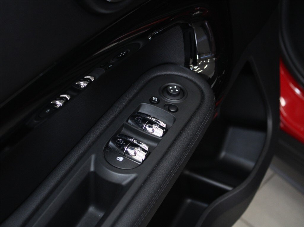 Mini Countryman SUV / Terénní 1,5 l 100 kw