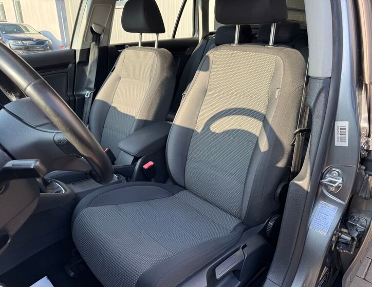 Volkswagen Golf Kombi 1,6 l 77 kw